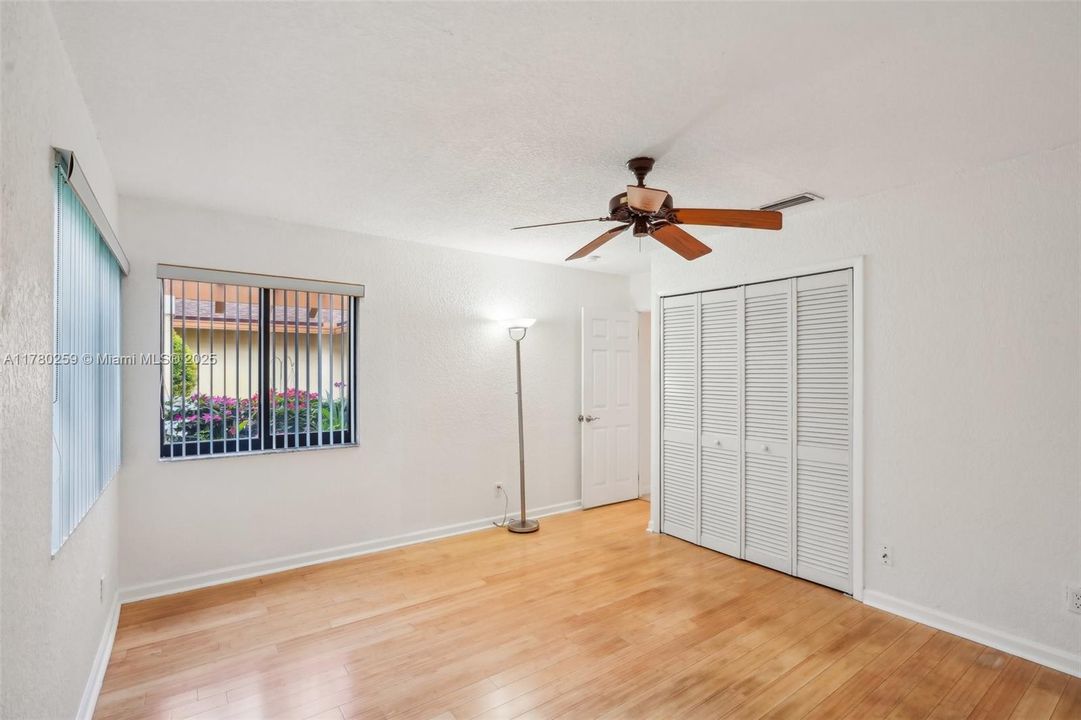 Recently Sold: $915,000 (4 beds, 3 baths, 2603 Square Feet)