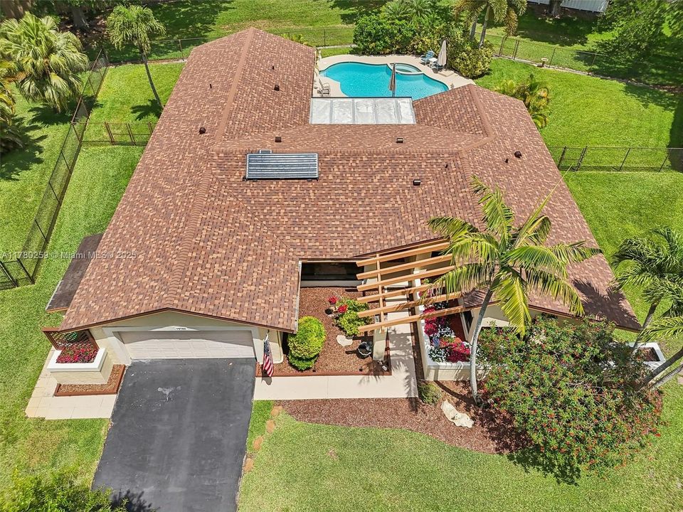 Recently Sold: $915,000 (4 beds, 3 baths, 2603 Square Feet)