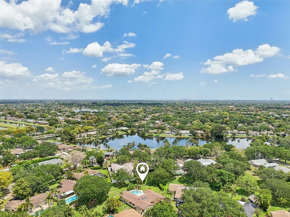 Recently Sold: $915,000 (4 beds, 3 baths, 2603 Square Feet)