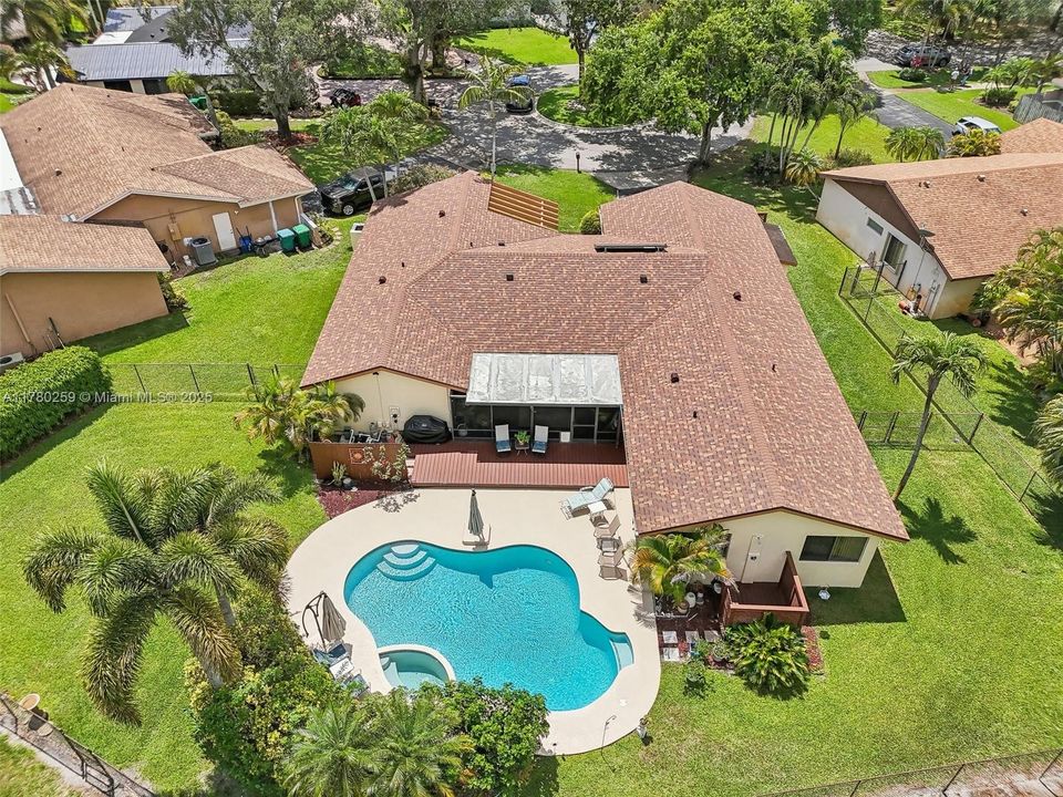 Recently Sold: $915,000 (4 beds, 3 baths, 2603 Square Feet)