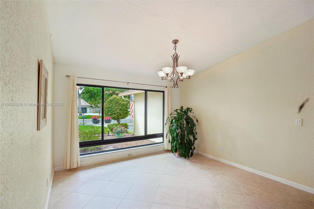 Recently Sold: $915,000 (4 beds, 3 baths, 2603 Square Feet)