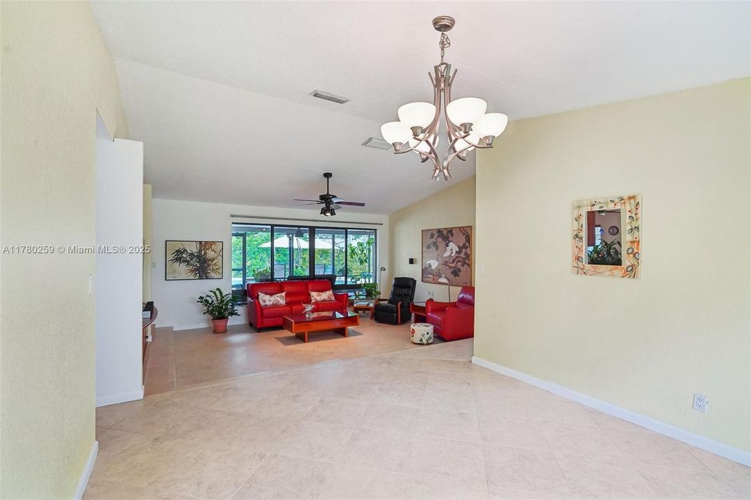 Recently Sold: $915,000 (4 beds, 3 baths, 2603 Square Feet)