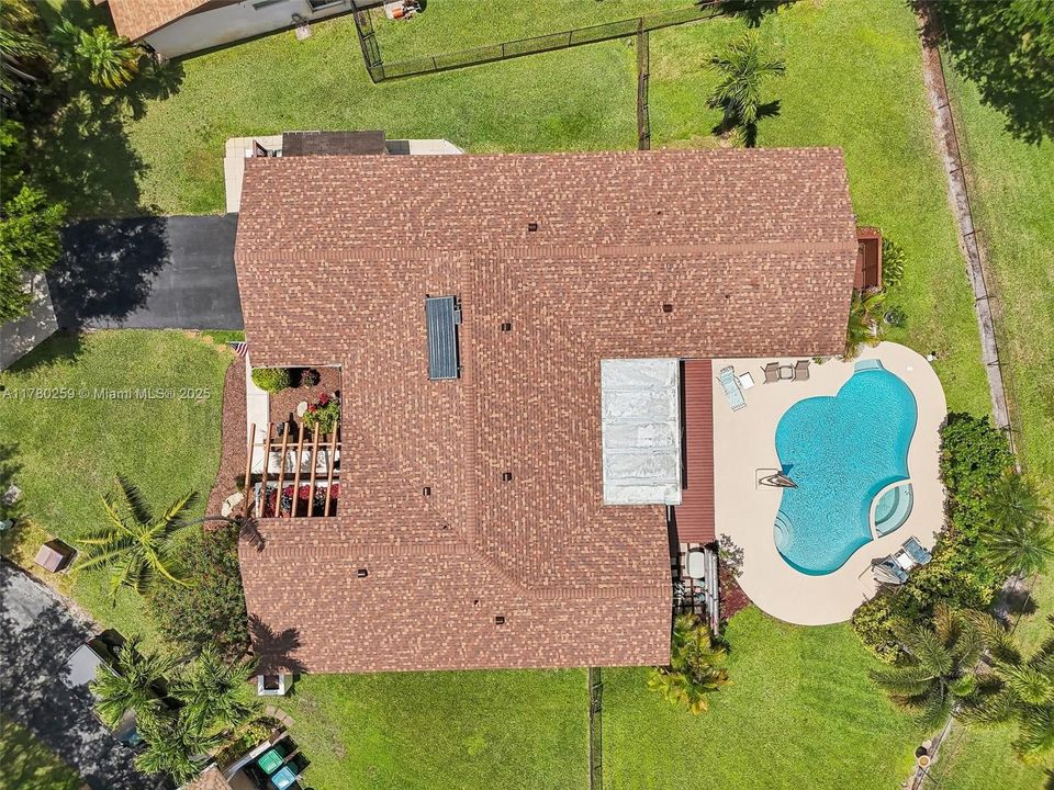 Recently Sold: $915,000 (4 beds, 3 baths, 2603 Square Feet)