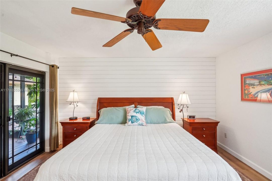 Recently Sold: $915,000 (4 beds, 3 baths, 2603 Square Feet)