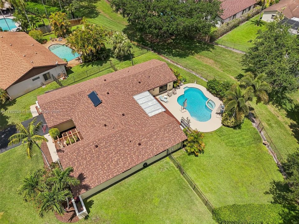 Recently Sold: $915,000 (4 beds, 3 baths, 2603 Square Feet)