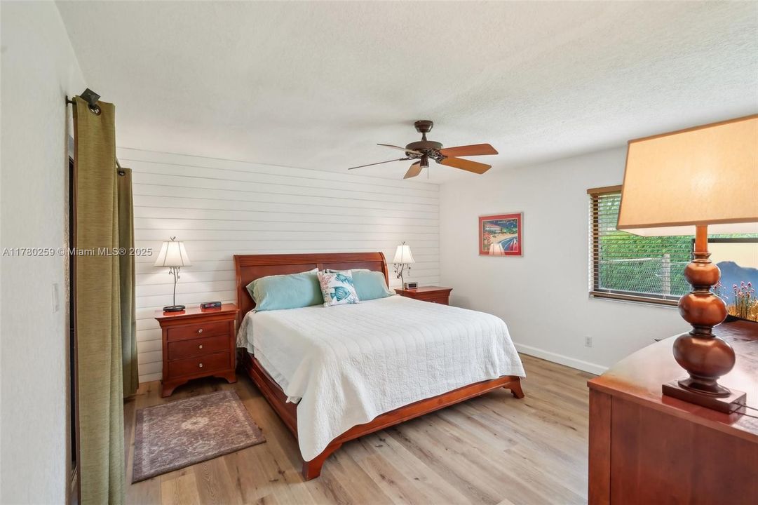 Recently Sold: $915,000 (4 beds, 3 baths, 2603 Square Feet)