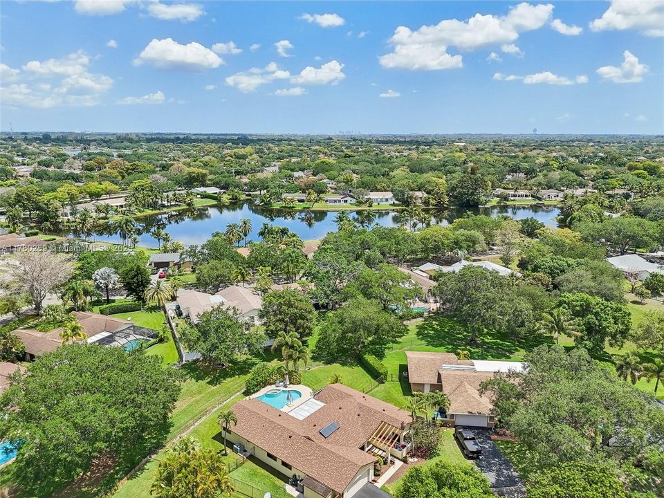 Recently Sold: $915,000 (4 beds, 3 baths, 2603 Square Feet)