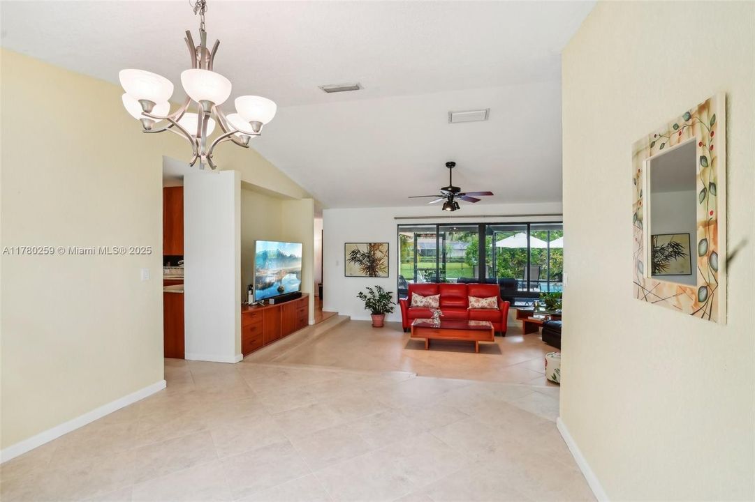 Recently Sold: $915,000 (4 beds, 3 baths, 2603 Square Feet)