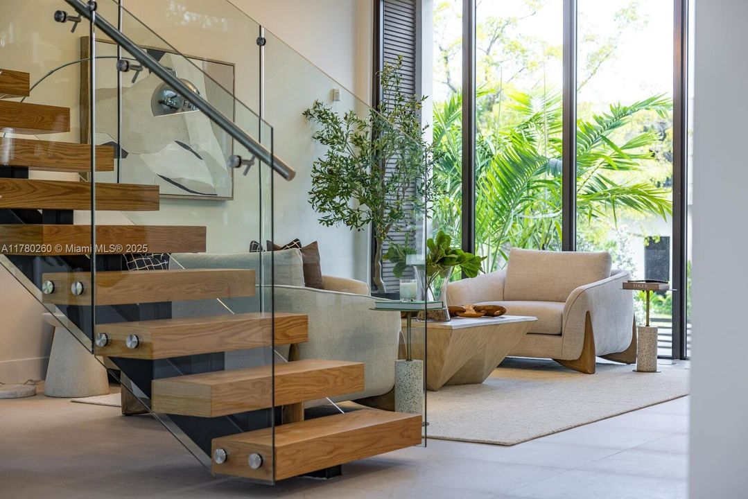 Vendido Recientemente: $4,250,000 (4 camas, 4 baños, 3774 Pies cuadrados)