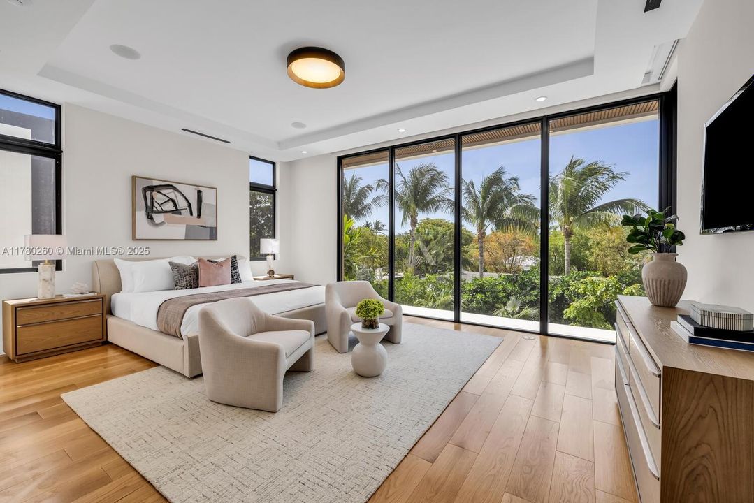 Vendido Recientemente: $4,250,000 (4 camas, 4 baños, 3774 Pies cuadrados)