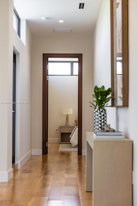 Vendido Recientemente: $4,250,000 (4 camas, 4 baños, 3774 Pies cuadrados)