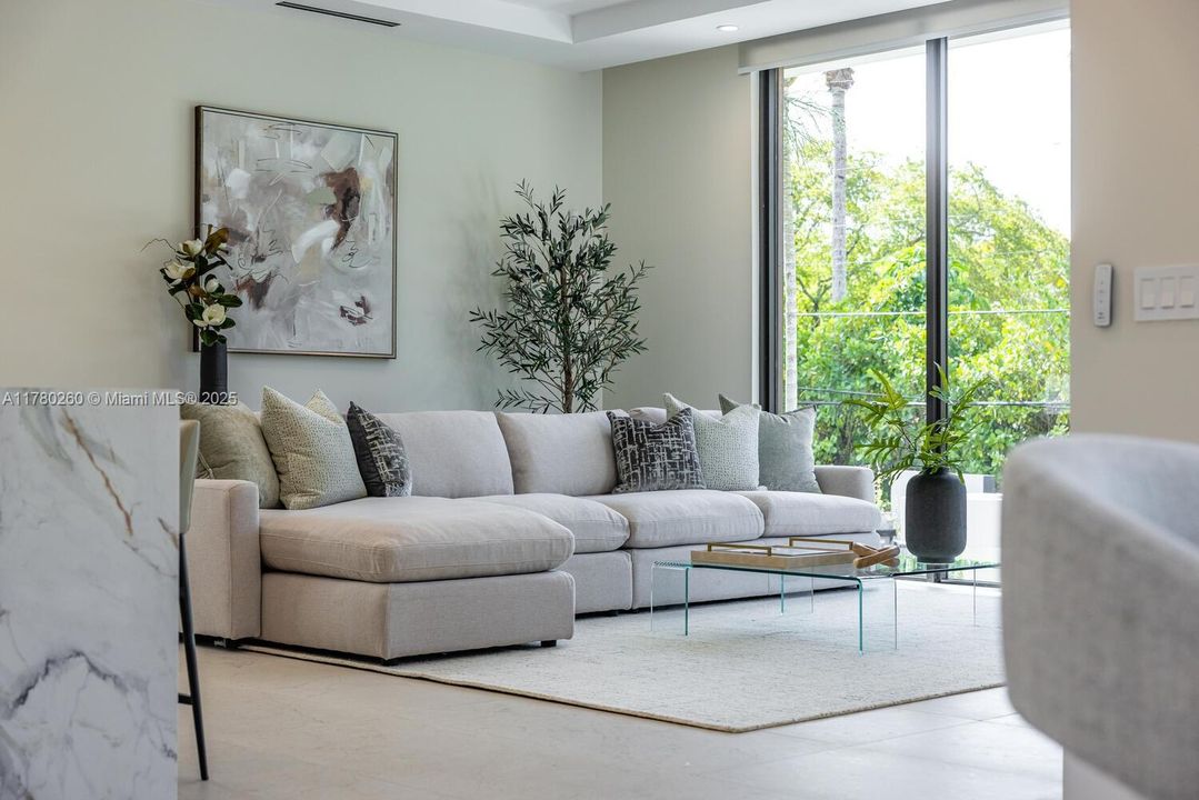 Vendido Recientemente: $4,250,000 (4 camas, 4 baños, 3774 Pies cuadrados)