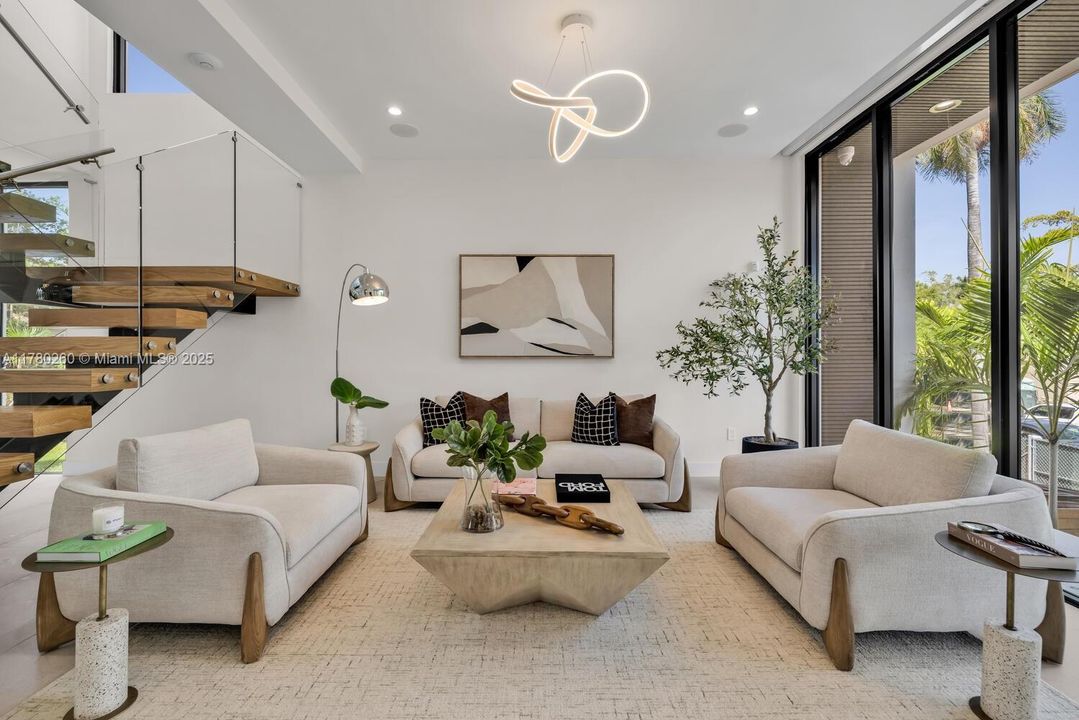 Vendido Recientemente: $4,250,000 (4 camas, 4 baños, 3774 Pies cuadrados)