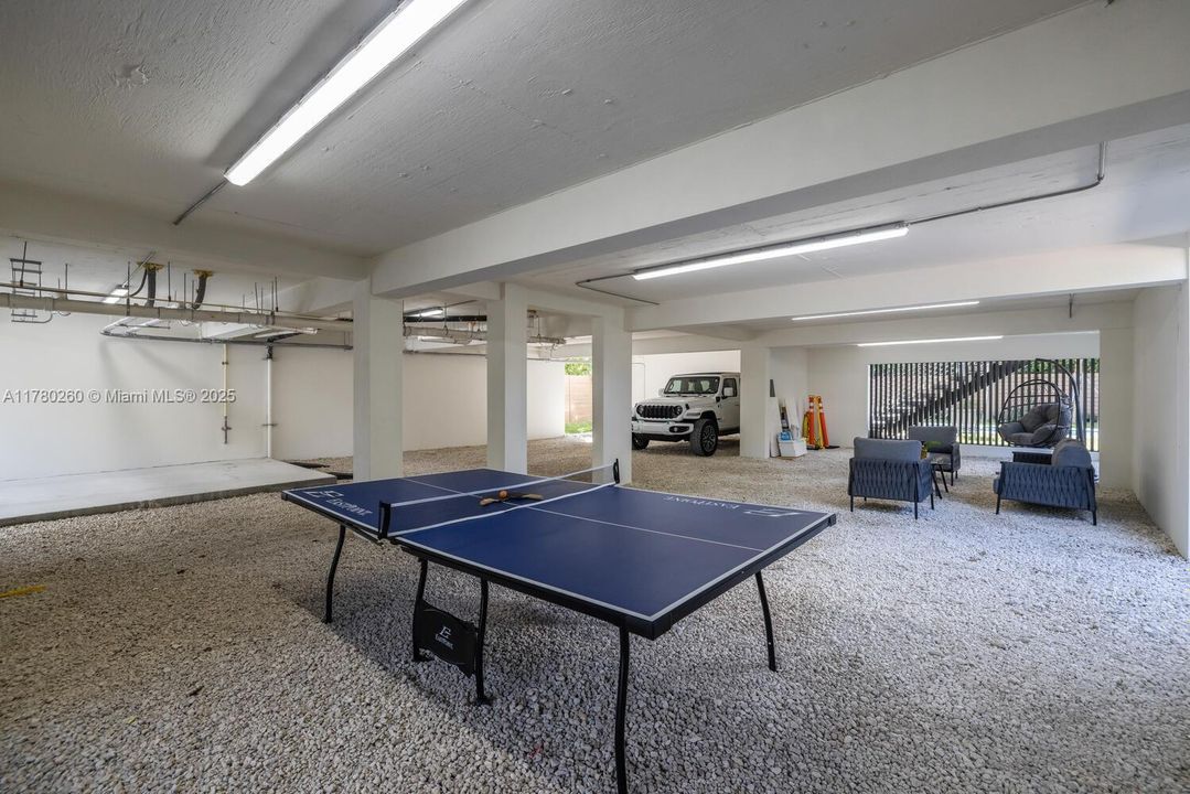 Vendido Recientemente: $4,250,000 (4 camas, 4 baños, 3774 Pies cuadrados)