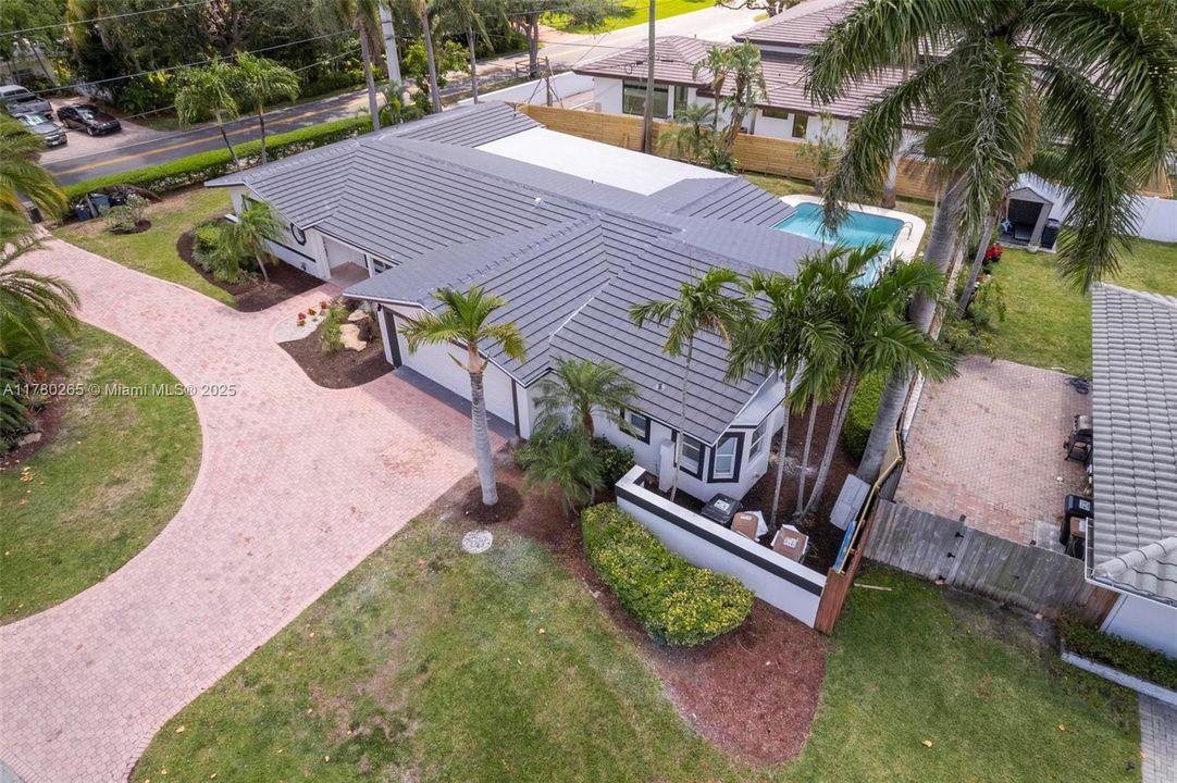 Recently Sold: $1,295,000 (4 beds, 3 baths, 2795 Square Feet)