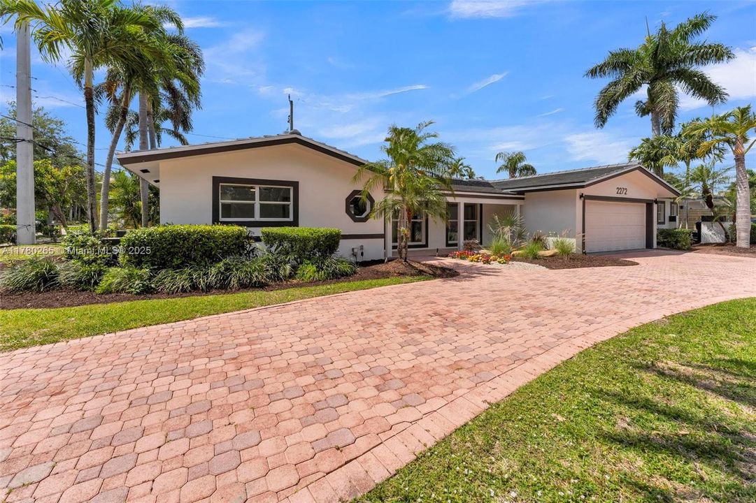 Recently Sold: $1,295,000 (4 beds, 3 baths, 2795 Square Feet)