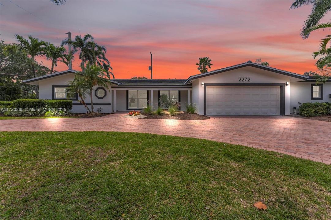 Recently Sold: $1,295,000 (4 beds, 3 baths, 2795 Square Feet)