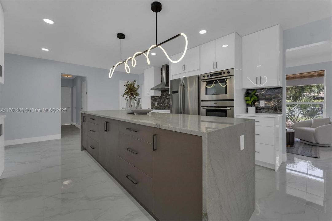 Recently Sold: $1,295,000 (4 beds, 3 baths, 2795 Square Feet)