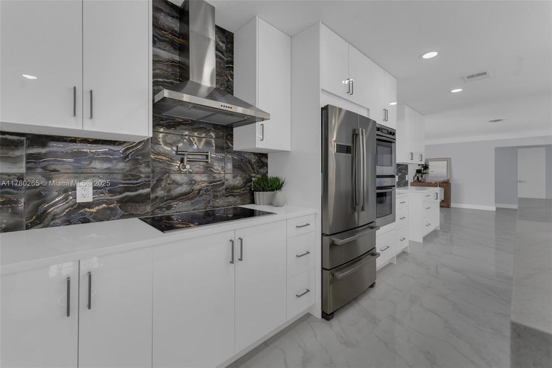 Recently Sold: $1,295,000 (4 beds, 3 baths, 2795 Square Feet)