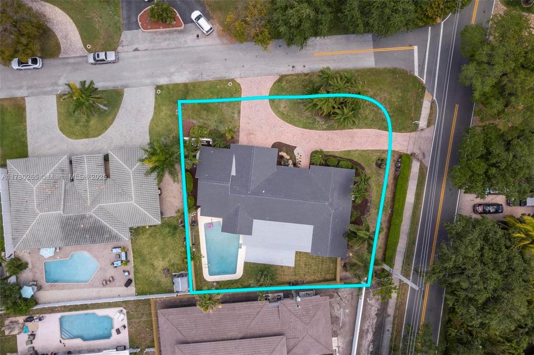 Recently Sold: $1,295,000 (4 beds, 3 baths, 2795 Square Feet)