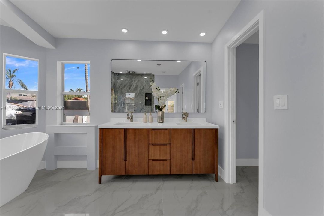 Recently Sold: $1,295,000 (4 beds, 3 baths, 2795 Square Feet)