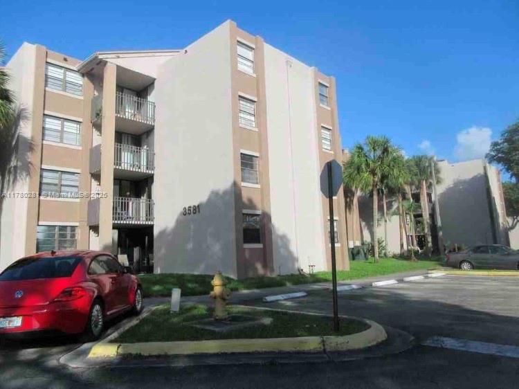 For Sale: $270,000 (2 beds, 1 baths, 760 Square Feet)