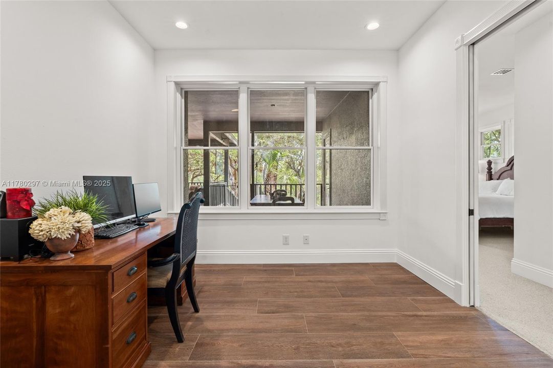 Недавно продано: $2,250,000 (5 спален, 4 ванн, 4000 Квадратных фут)