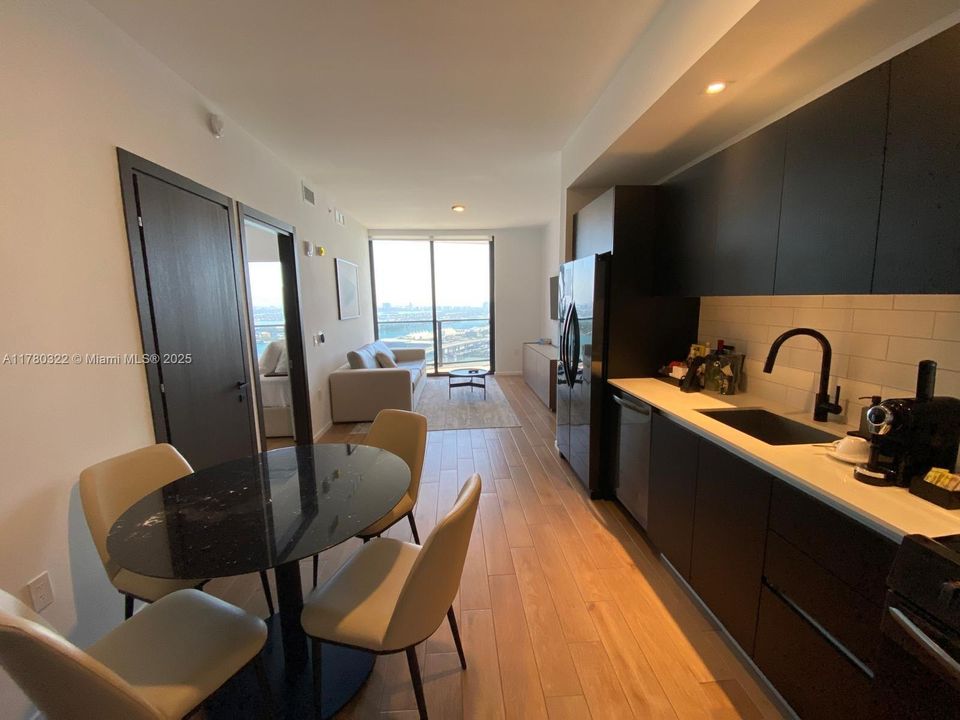 На продажу: $1,050,000 (1 спален, 1 ванн, 509 Квадратных фут)