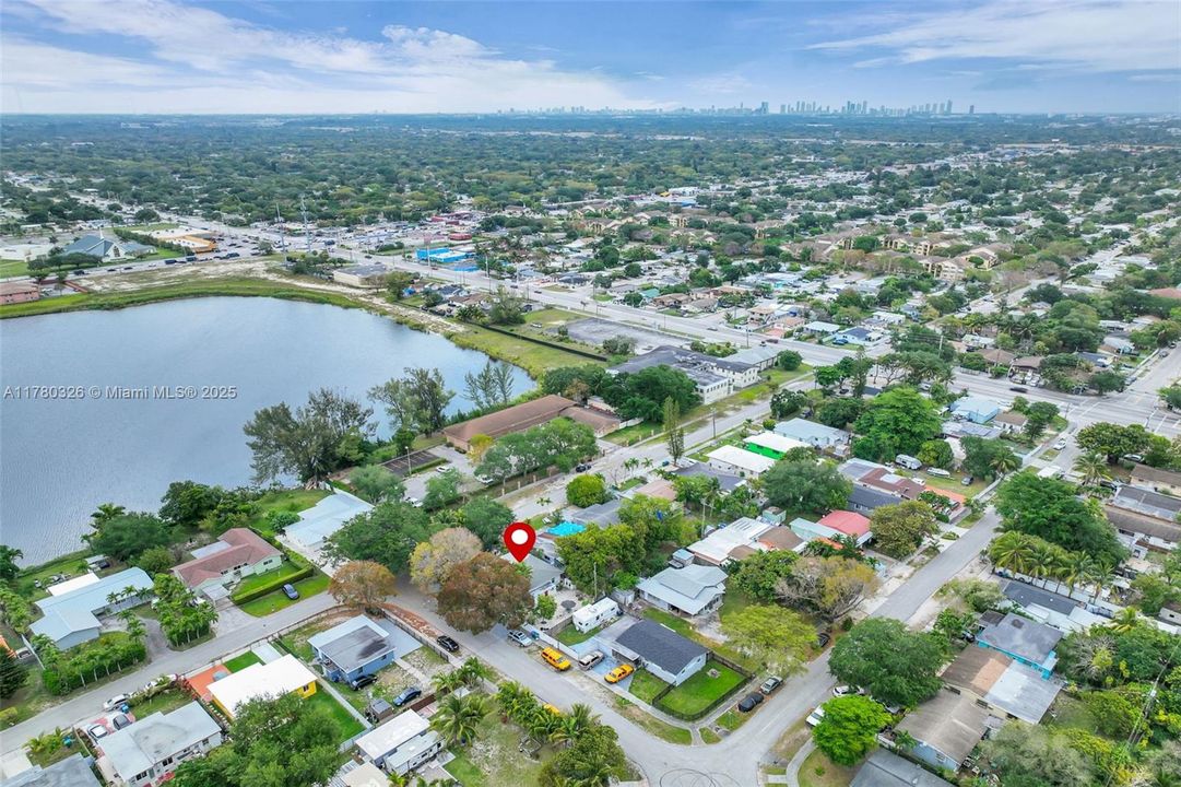 Недавно продано: $463,000 (2 спален, 1 ванн, 1108 Квадратных фут)