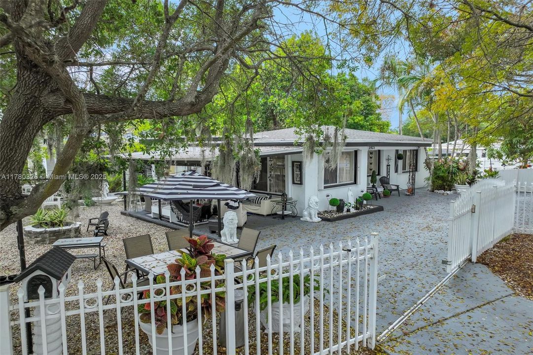 Недавно продано: $463,000 (2 спален, 1 ванн, 1108 Квадратных фут)