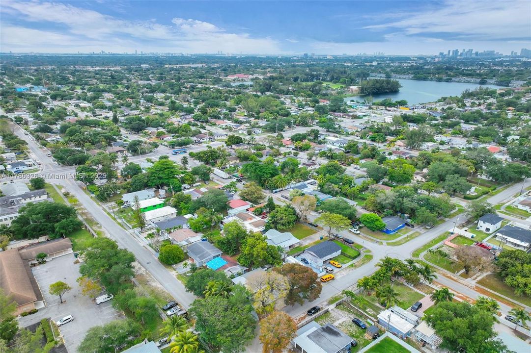 Недавно продано: $463,000 (2 спален, 1 ванн, 1108 Квадратных фут)