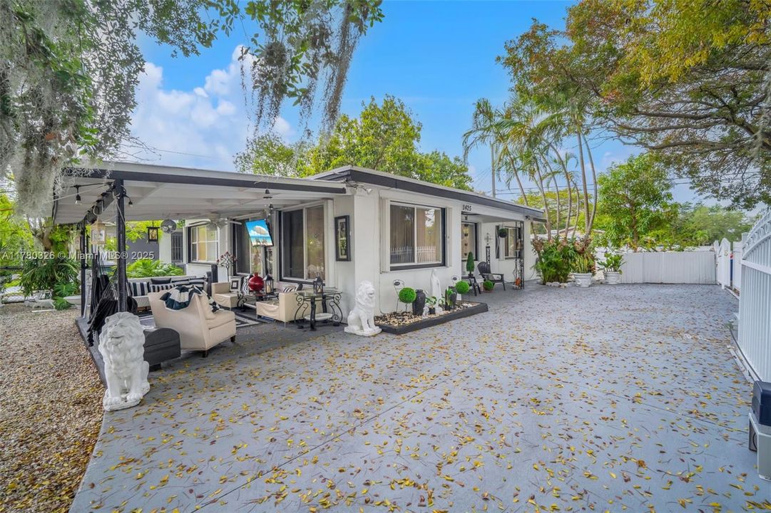 Недавно продано: $463,000 (2 спален, 1 ванн, 1108 Квадратных фут)