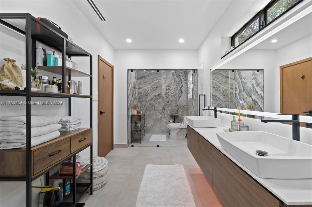 For Sale: $4,849,900 (6 beds, 6 baths, 0 Square Feet)