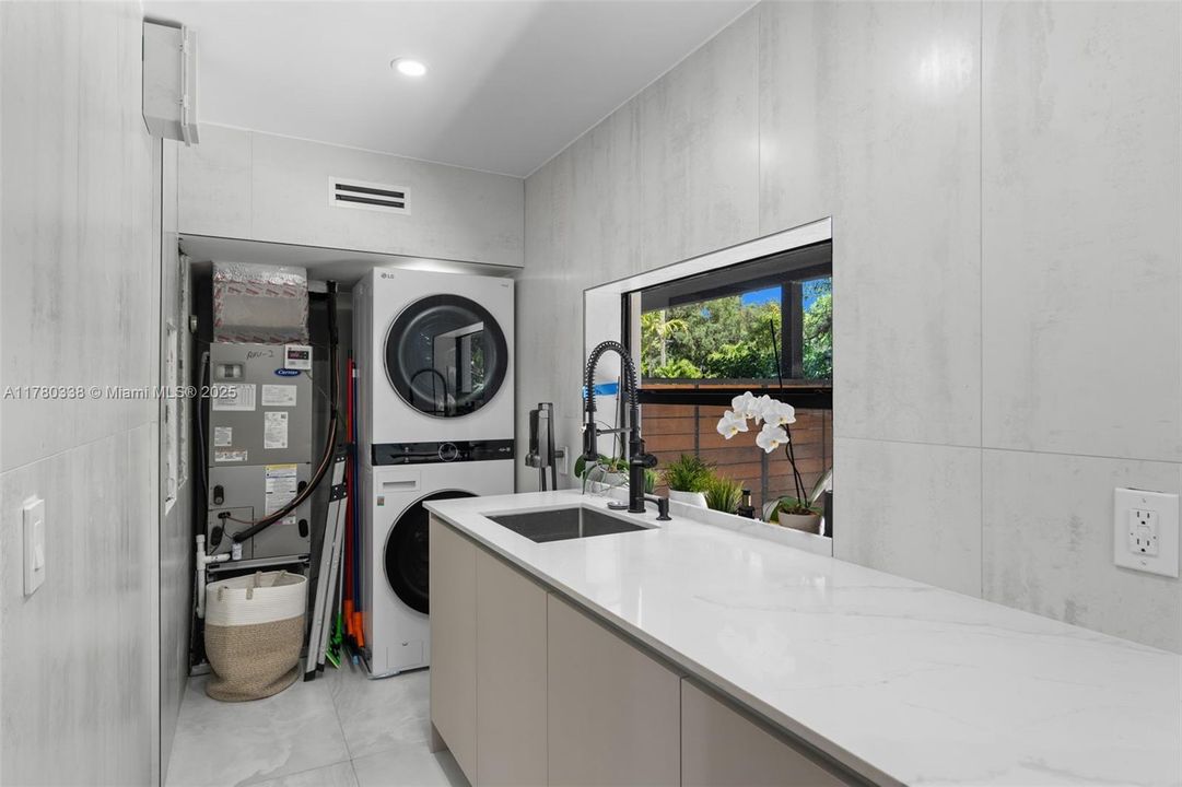 For Sale: $4,849,900 (6 beds, 6 baths, 0 Square Feet)