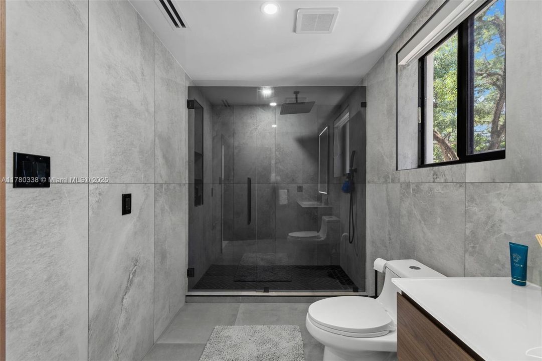 For Sale: $4,849,900 (6 beds, 6 baths, 0 Square Feet)
