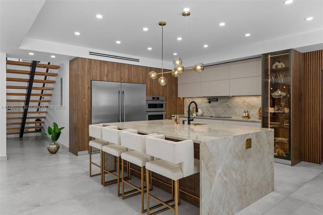 For Sale: $4,849,900 (6 beds, 6 baths, 0 Square Feet)