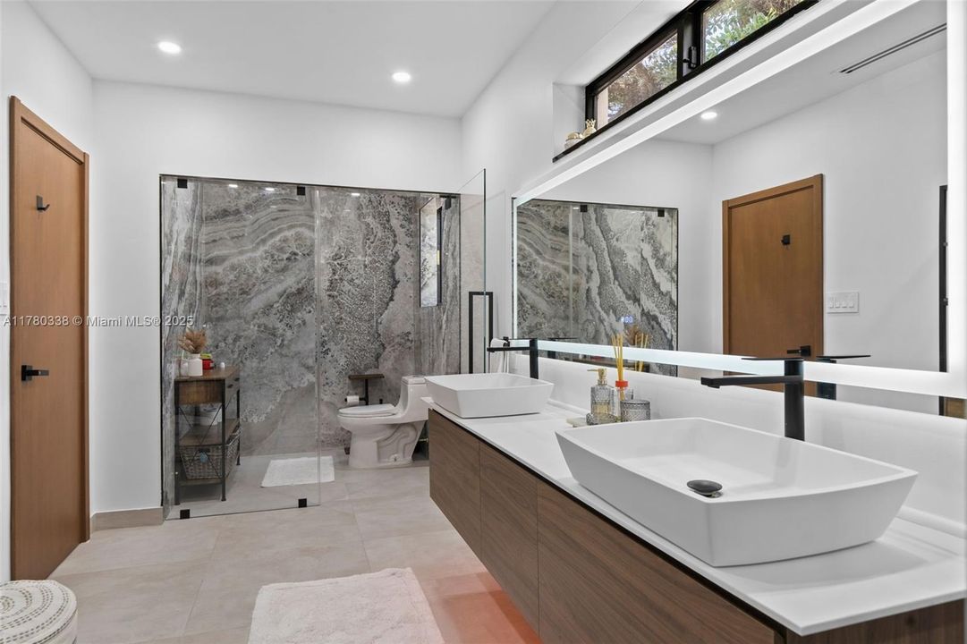 For Sale: $4,849,900 (6 beds, 6 baths, 0 Square Feet)