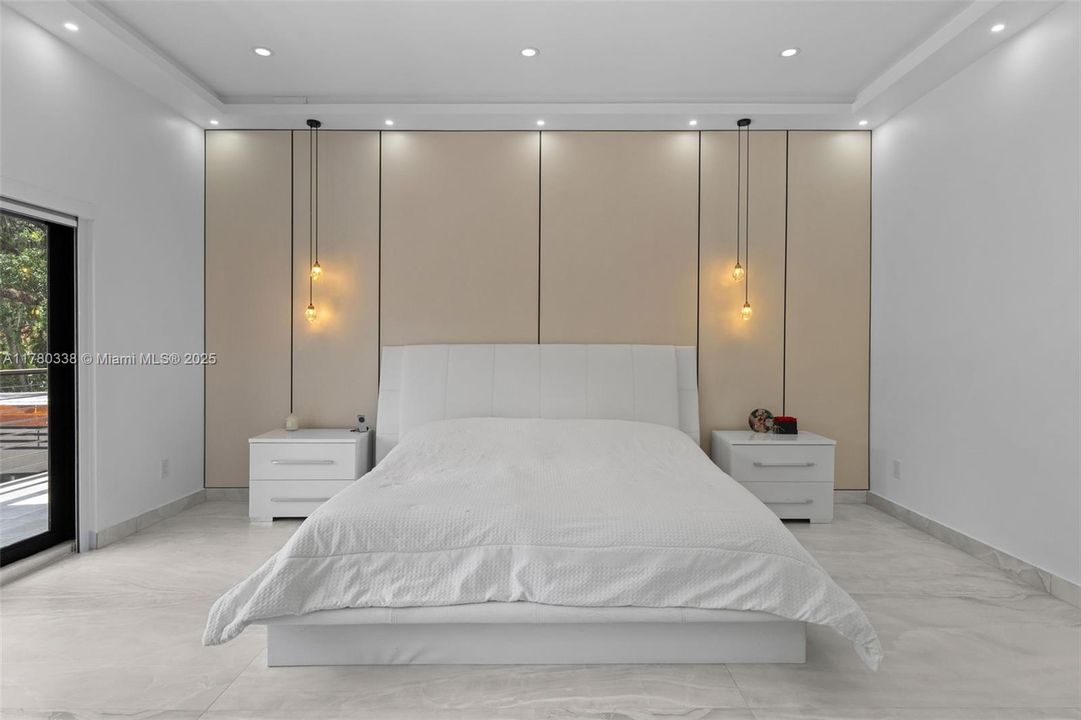 For Sale: $4,849,900 (6 beds, 6 baths, 0 Square Feet)