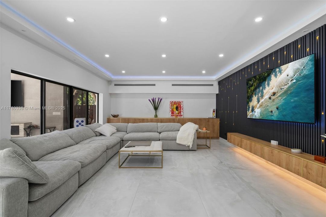 For Sale: $4,849,900 (6 beds, 6 baths, 0 Square Feet)