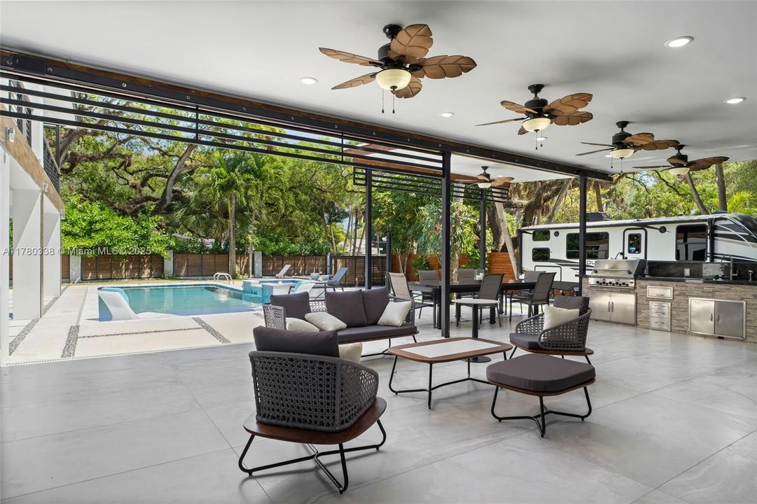 For Sale: $4,849,900 (6 beds, 6 baths, 0 Square Feet)