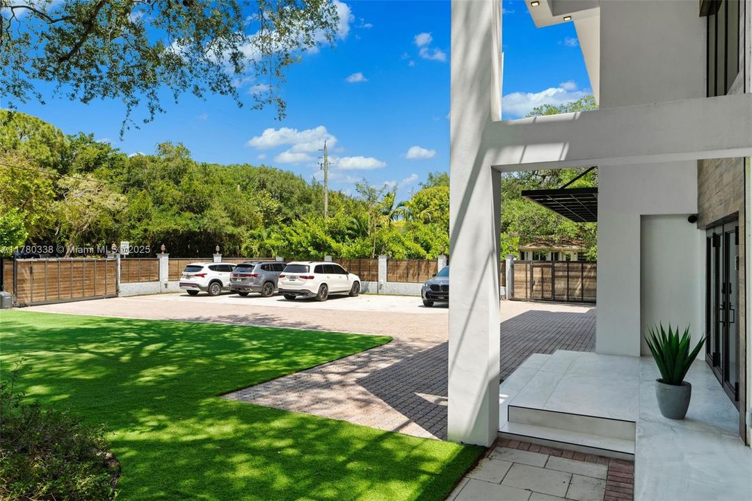 For Sale: $4,849,900 (6 beds, 6 baths, 0 Square Feet)