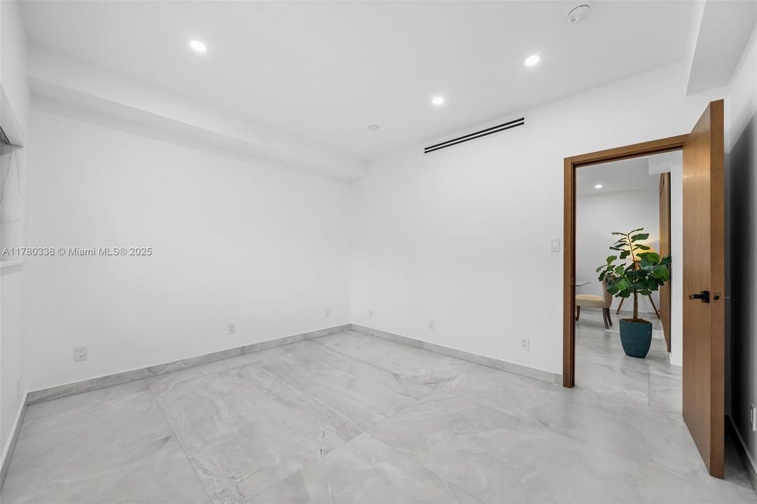 For Sale: $4,849,900 (6 beds, 6 baths, 0 Square Feet)