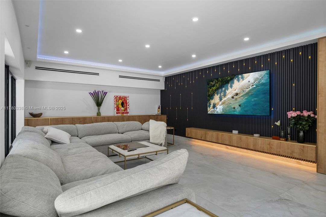 For Sale: $4,849,900 (6 beds, 6 baths, 0 Square Feet)