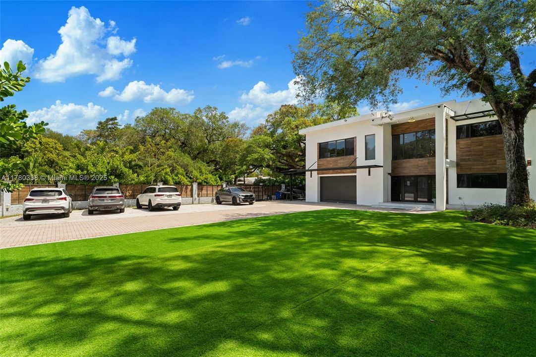 For Sale: $4,849,900 (6 beds, 6 baths, 0 Square Feet)