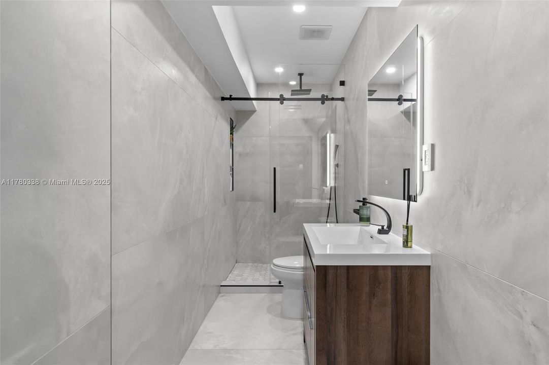 For Sale: $4,849,900 (6 beds, 6 baths, 0 Square Feet)