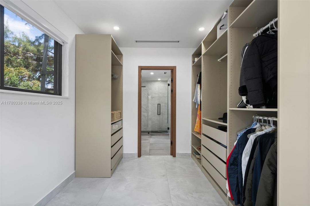 For Sale: $4,849,900 (6 beds, 6 baths, 0 Square Feet)