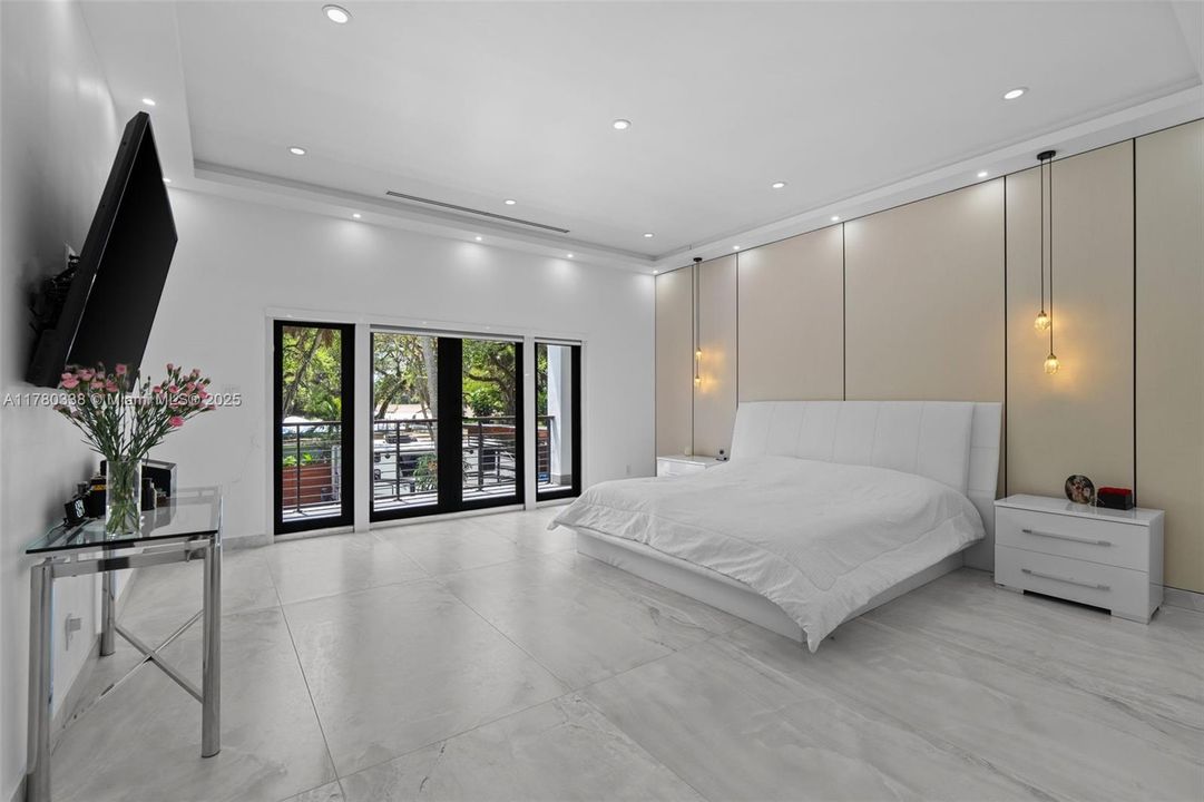 For Sale: $4,849,900 (6 beds, 6 baths, 0 Square Feet)