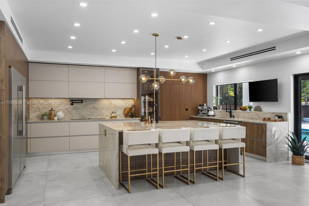For Sale: $4,849,900 (6 beds, 6 baths, 0 Square Feet)