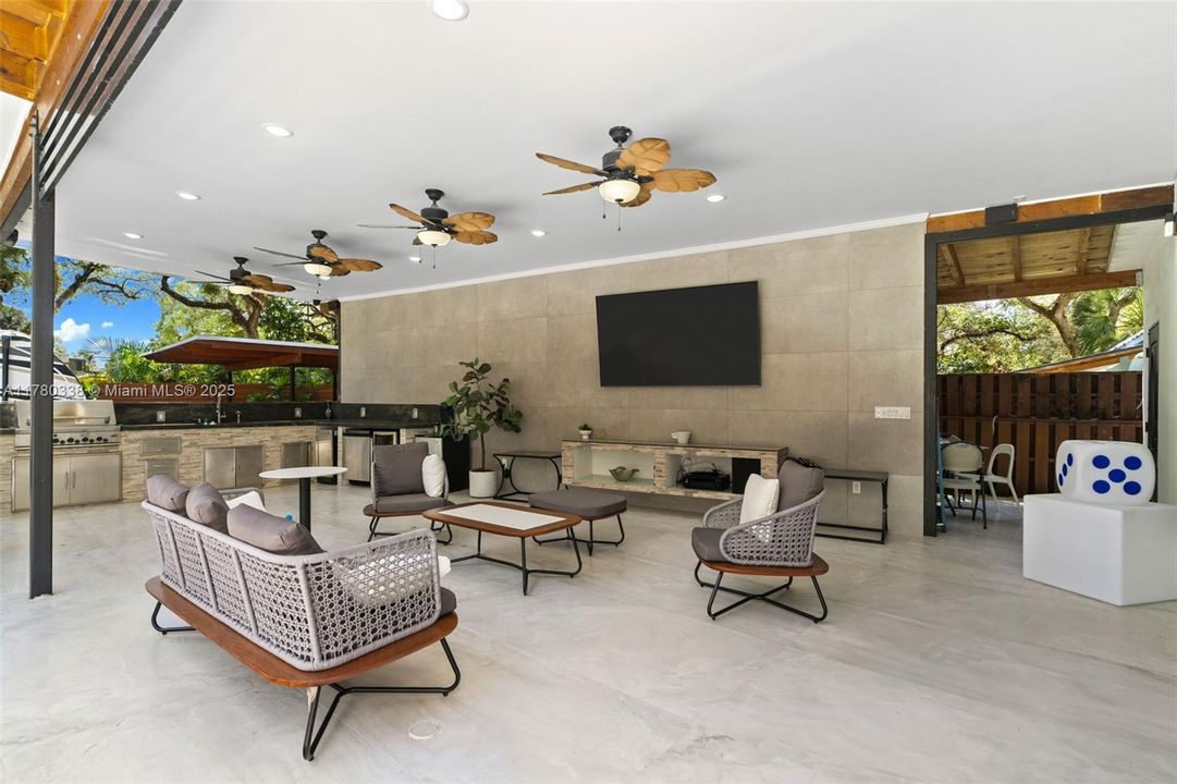 For Sale: $4,849,900 (6 beds, 6 baths, 0 Square Feet)