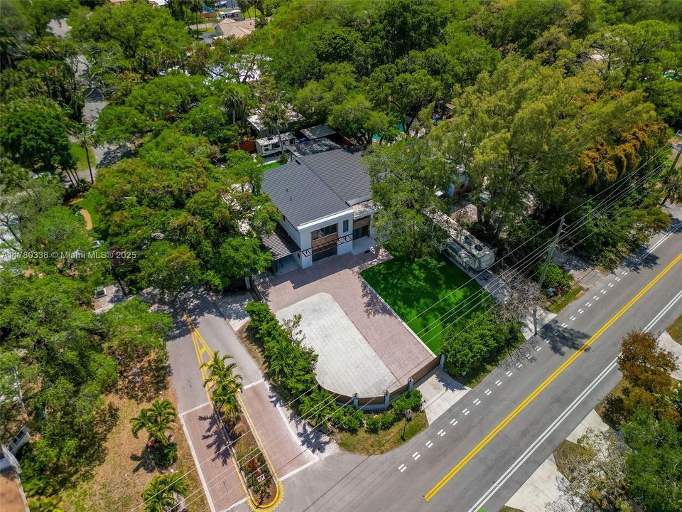 For Sale: $4,849,900 (6 beds, 6 baths, 0 Square Feet)